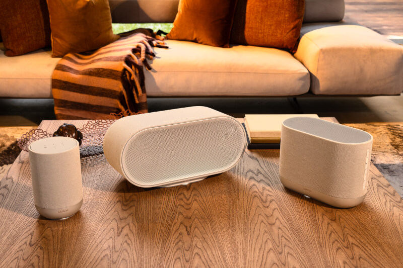 Low--Denon Home 200 400 600 White Lifestyle 04.jpg